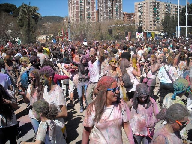 holi barcelona.jpg